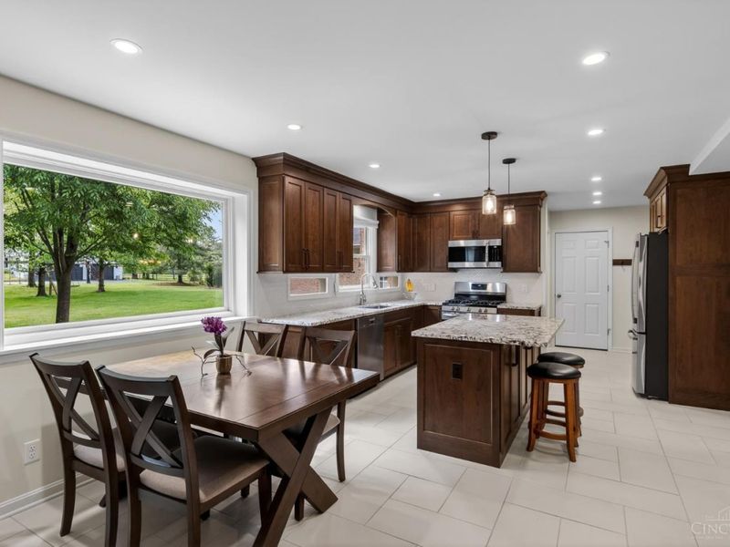 11 Carpenters Run, Blue Ash, OH 45241 Photo 8