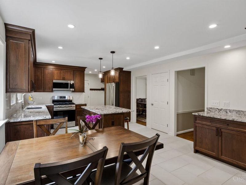 11 Carpenters Run, Blue Ash, OH 45241 Photo 9