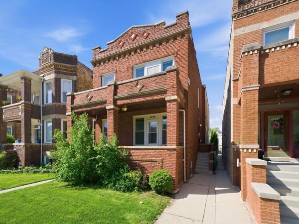 4916 W Hutchinson Street , Chicago, IL 60641