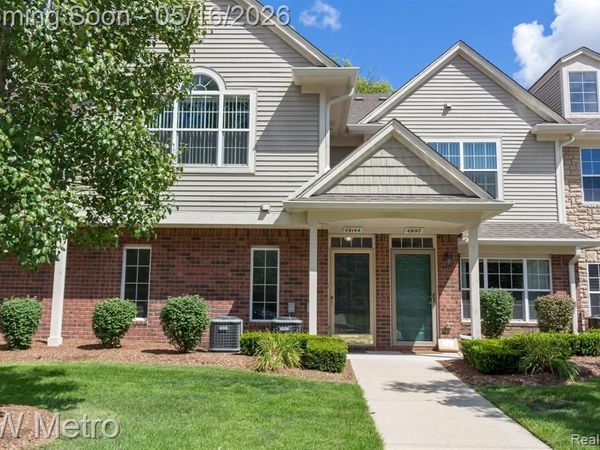 49144 W WOODS Drive, Shelby Twp, MI 48317