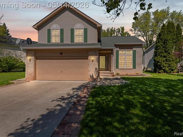 3072 TALON Circle, Lake Orion Vlg, MI 48360