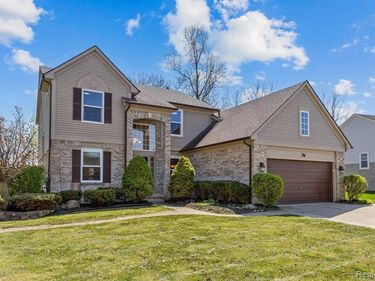 43529 S Timberview Drive, Van Buren Twp, MI 48111