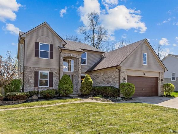 43529 S Timberview Drive, Van Buren Twp, MI 48111