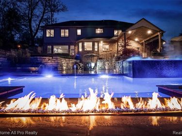 12385 Boulder Pass Drive, Brighton Twp, MI 48380