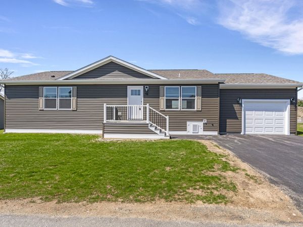 16 Colony Way , Kittery, ME 03904