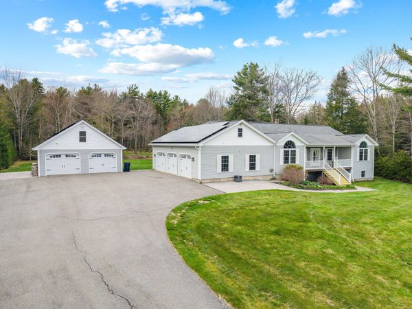 61 Kingsbury Road , Holden, ME 04429