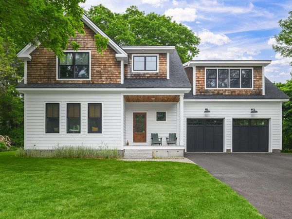 59 Underwood Road , Falmouth, ME 04105
