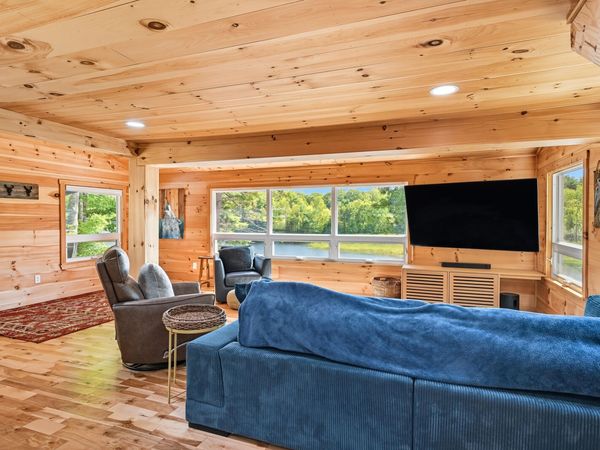 8 Jordan Lane, West Gardiner, ME 04345