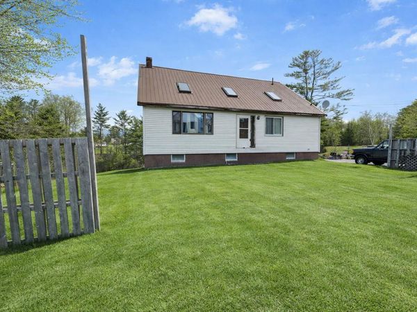 15 Maple Street , Milo, ME 04463