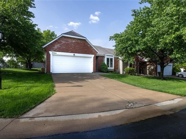 8594 Caenen Lake Court, Lenexa, KS 66215