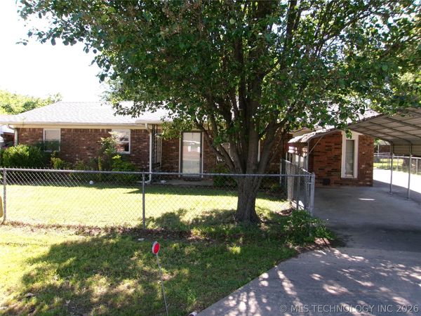 1205 NW 9th Street , Stigler, OK 74462