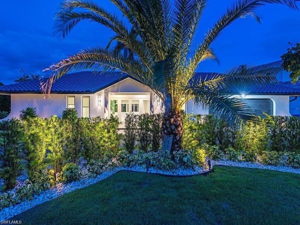 4856 Crayton RD , NAPLES, FL 34103