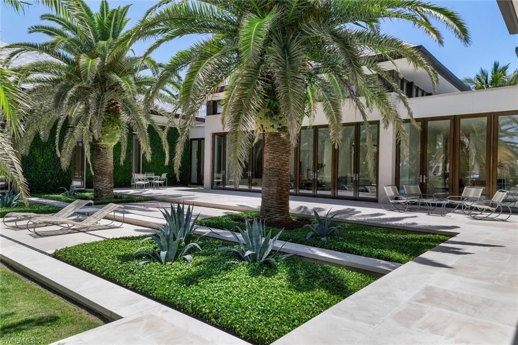 3655 Fort Charles Dr , Naples, FL 34102 Photo