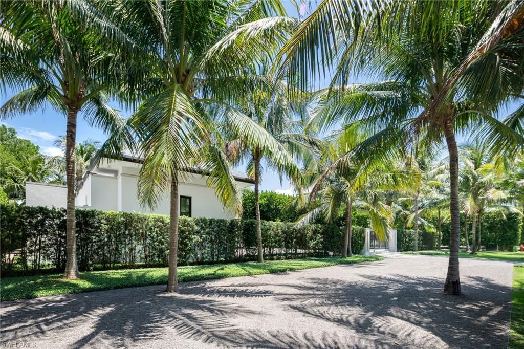 3655 Fort Charles Dr , Naples, FL 34102 Photo