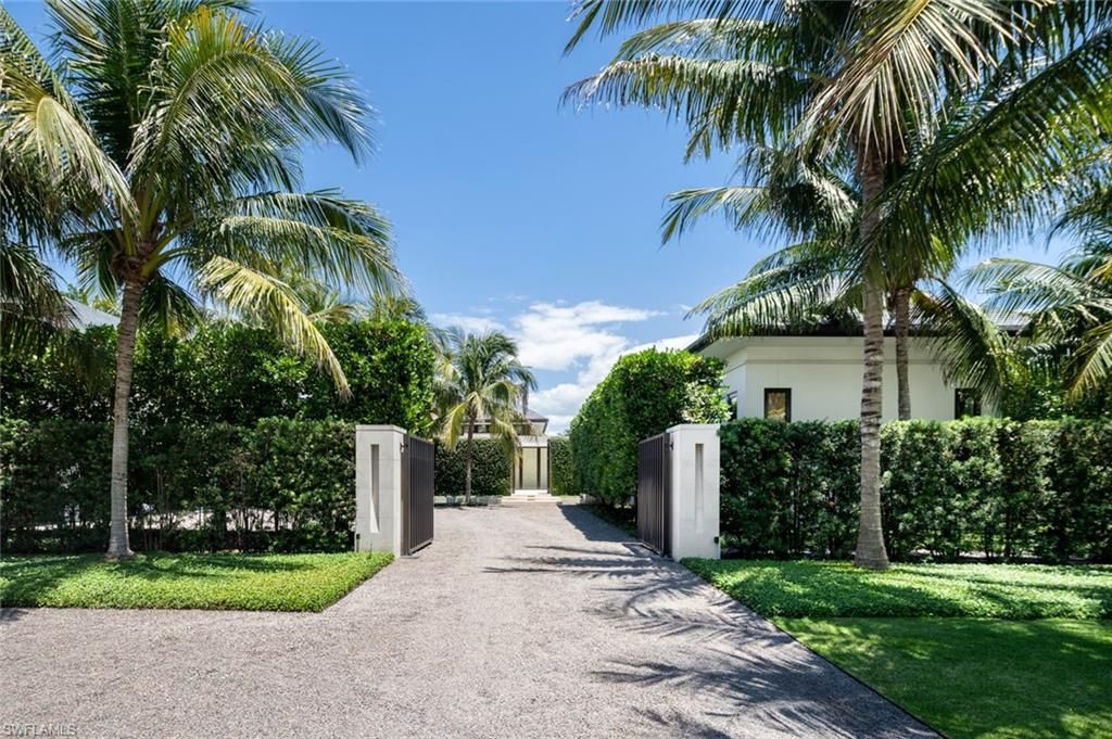 3655 Fort Charles Dr , Naples, FL 34102 Photo