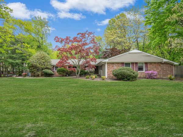35 Pembrook Drive , Stony Brook, NY 11790