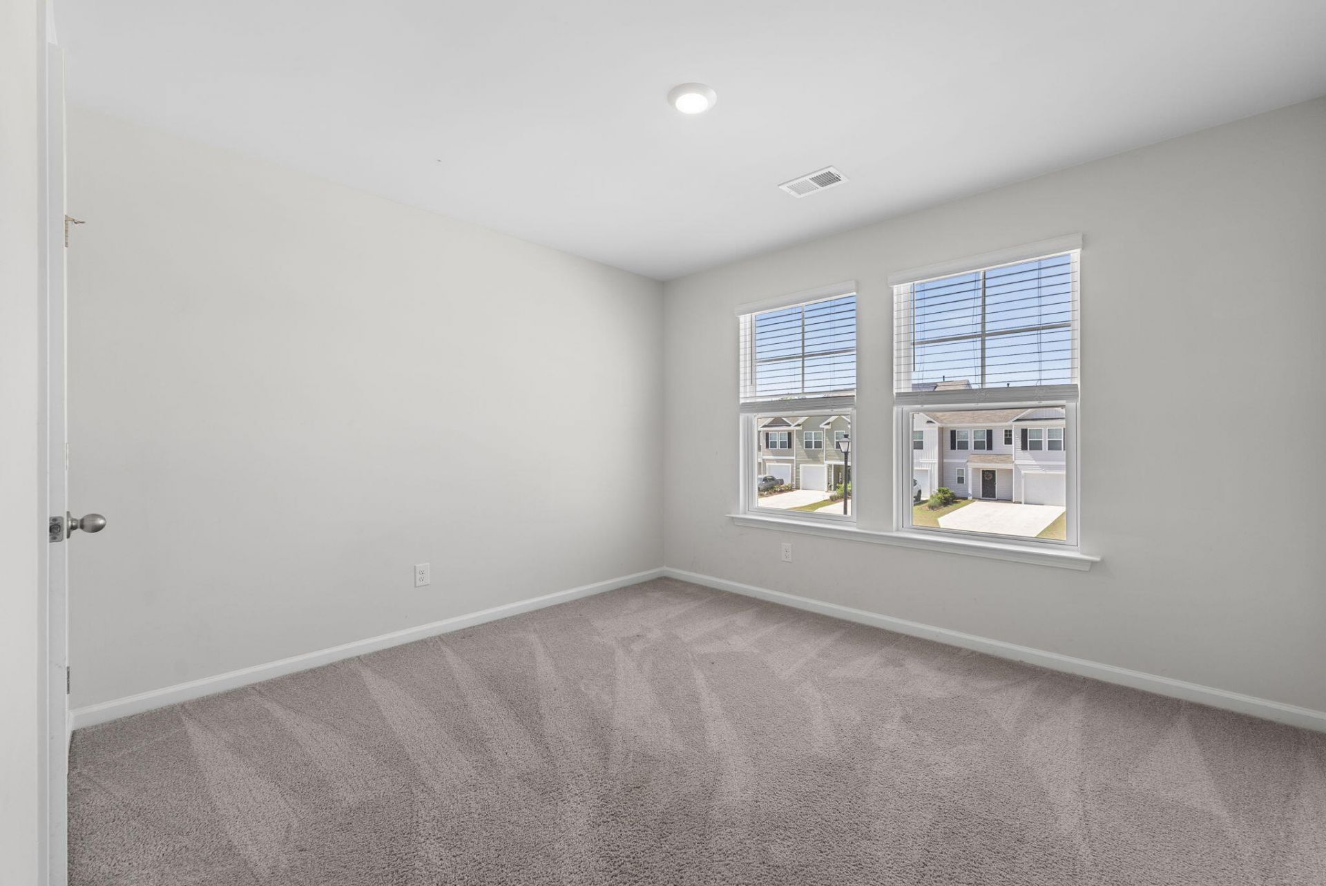 108 Haventree Court Photo 17