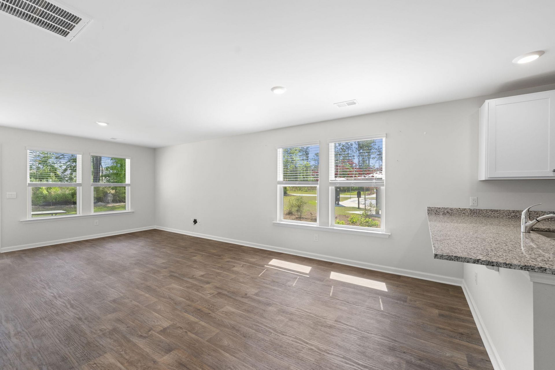 108 Haventree Court Photo 8