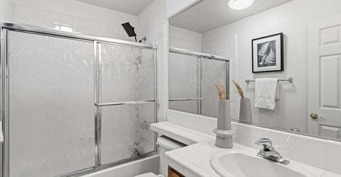 401 Mount Darwin Ct, Roseville, CA 95747 Photo