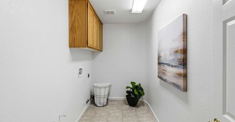 401 Mount Darwin Ct, Roseville, CA 95747 Photo
