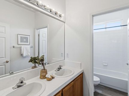 401 Mount Darwin Ct, Roseville, CA 95747 Photo