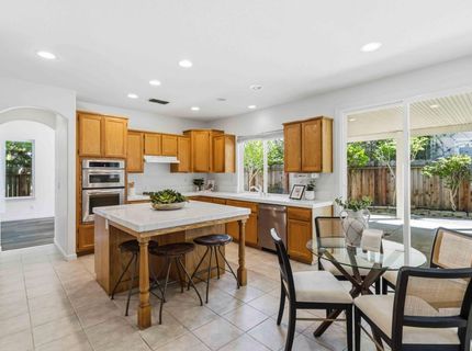 401 Mount Darwin Ct, Roseville, CA 95747 Photo