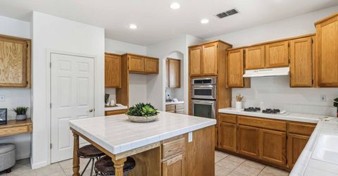 401 Mount Darwin Ct, Roseville, CA 95747 Photo