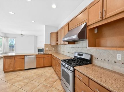 8406 Alameda Park Dr, Elk Grove, CA 95624 Photo