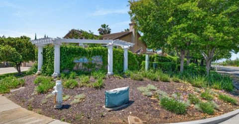8406 Alameda Park Dr, Elk Grove, CA 95624 Photo