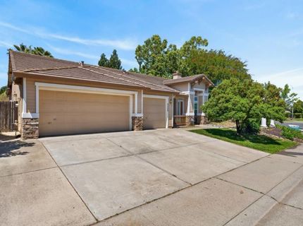 8406 Alameda Park Dr, Elk Grove, CA 95624 Photo