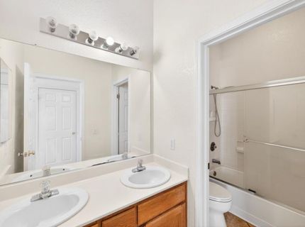 8406 Alameda Park Dr, Elk Grove, CA 95624 Photo