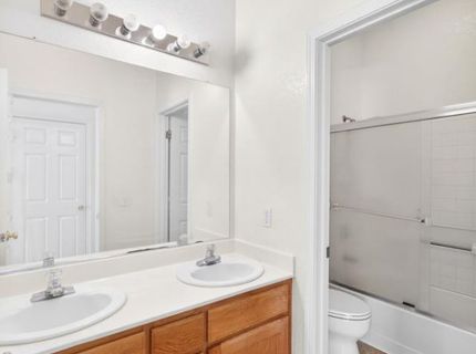 8406 Alameda Park Dr, Elk Grove, CA 95624 Photo