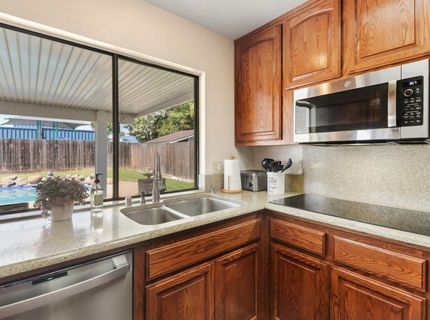8951 Lansdowne Ct, Elk Grove, CA 95624 Photo