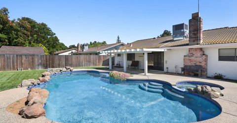8951 Lansdowne Ct, Elk Grove, CA 95624 Photo