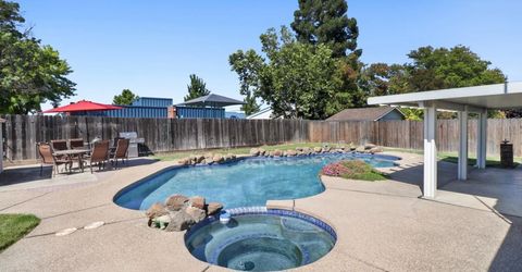 8951 Lansdowne Ct, Elk Grove, CA 95624 Photo