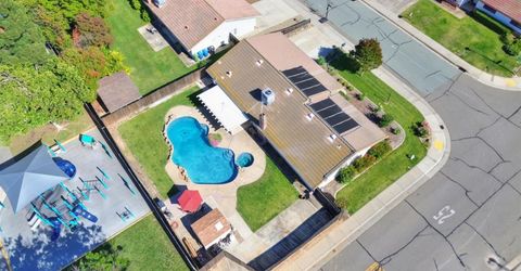 8951 Lansdowne Ct, Elk Grove, CA 95624 Photo