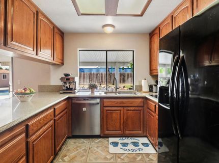 8951 Lansdowne Ct, Elk Grove, CA 95624 Photo