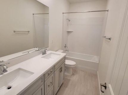 6064 Oberlander Dr, Roseville, CA 95747 Photo
