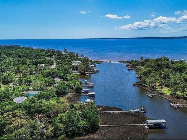 1972 Bay Point Blvd, Milton, FL 32583