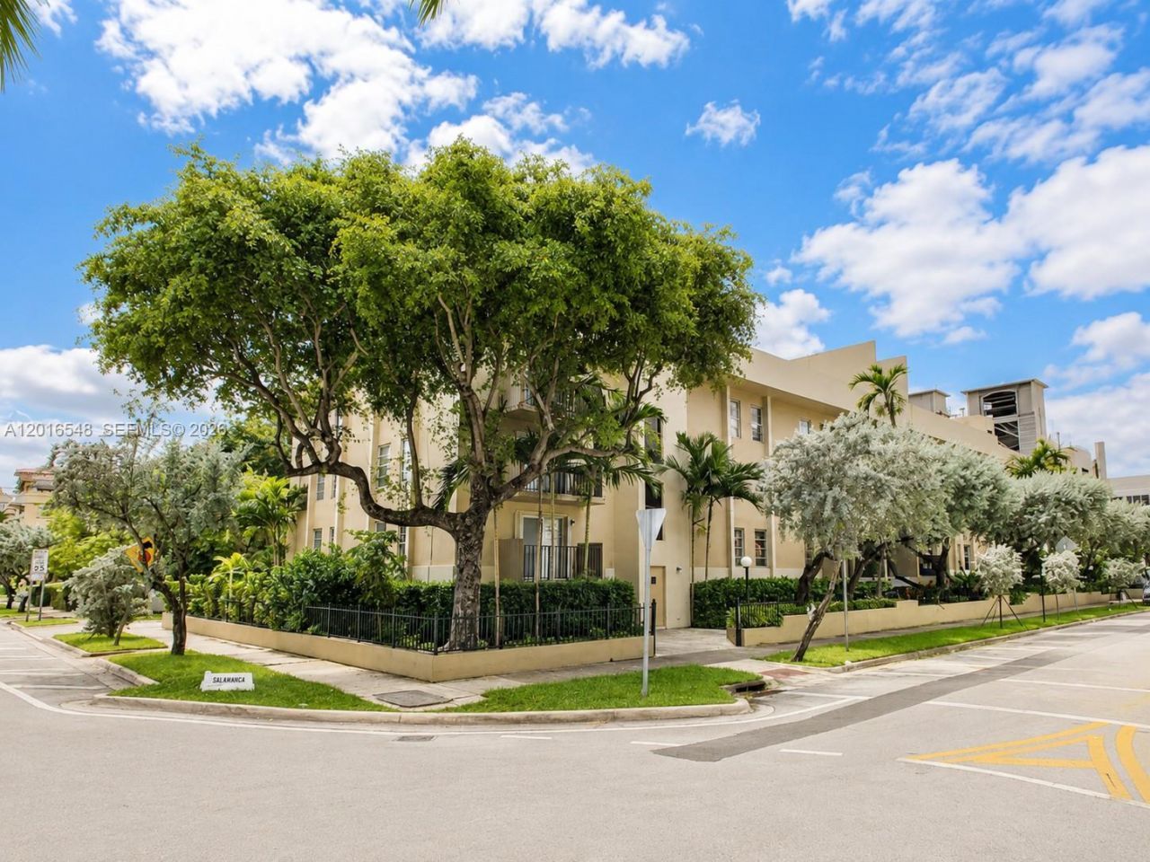 110 Salamanca Ave, Unit PH, Coral Gables, FL 33134 Main Photo