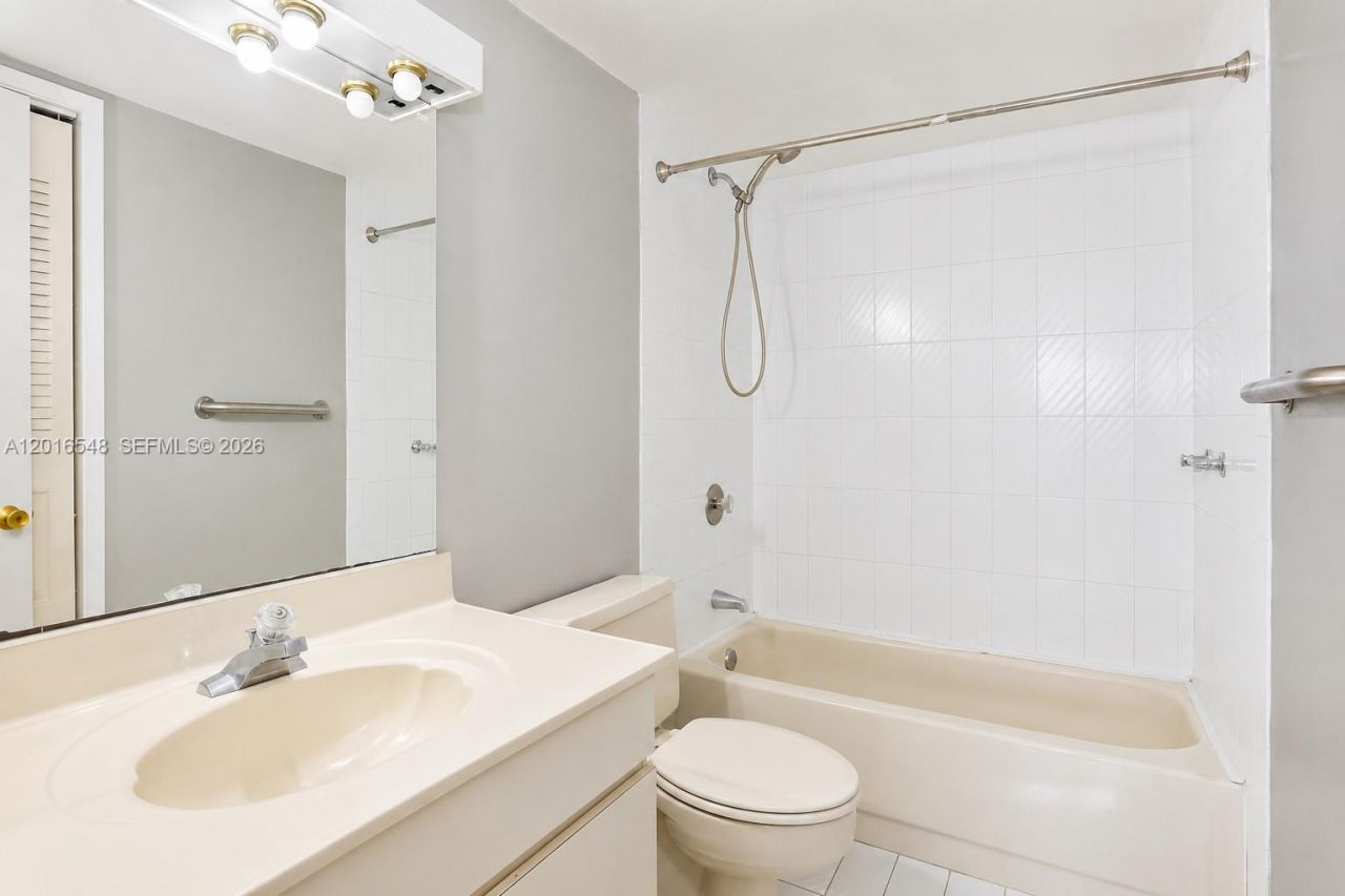 110 Salamanca Ave, Unit PH, Coral Gables, FL 33134 Photo