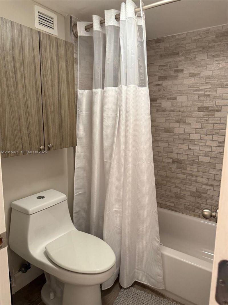 2301 Collins Ave , Unit 528, Miami Beach, FL 33139 Photo