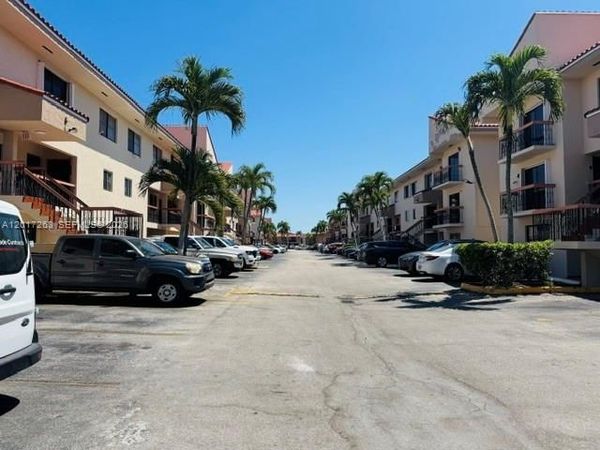 5650 W 26th Ct , Unit 206, Hialeah, FL 33016