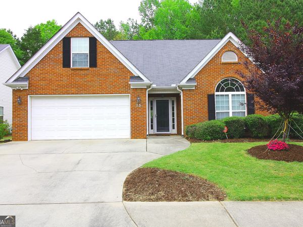 25 Pacific Avenue, Sharpsburg, GA 30277