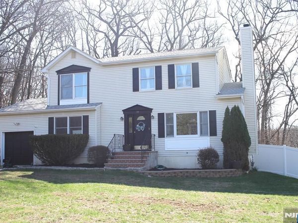 72 Orben Drive, Roxbury Township, NJ 07850