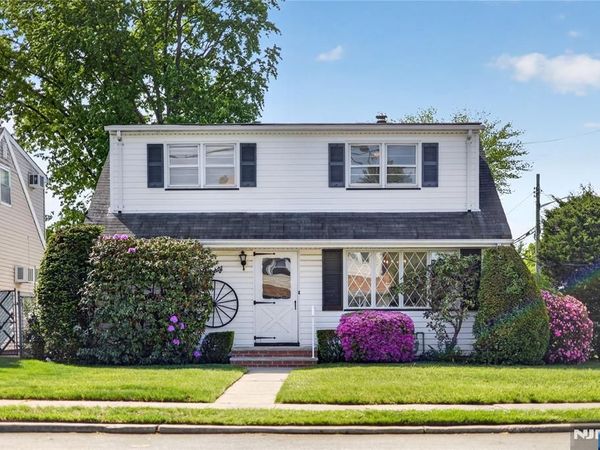 180 Oxford Avenue, SADDLE BROOK, NJ 07663