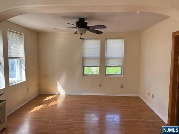 216 Hoboken Road 3, EAST RUTHERFORD, NJ 07073