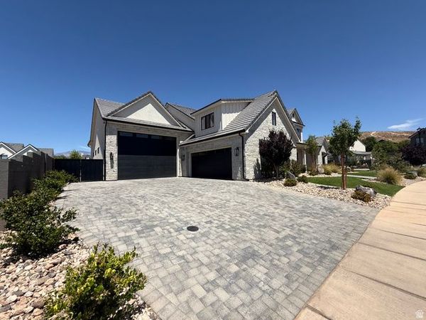 831 E QUEENSRIDGE DR , Washington, UT 84780