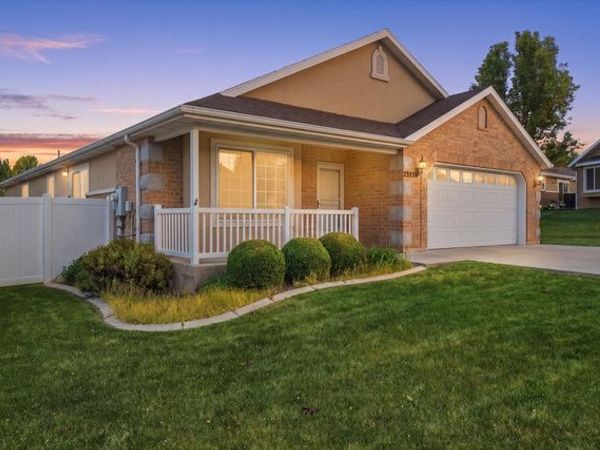2333 N GARDEN LN W, Unit 32, Layton, UT 84041