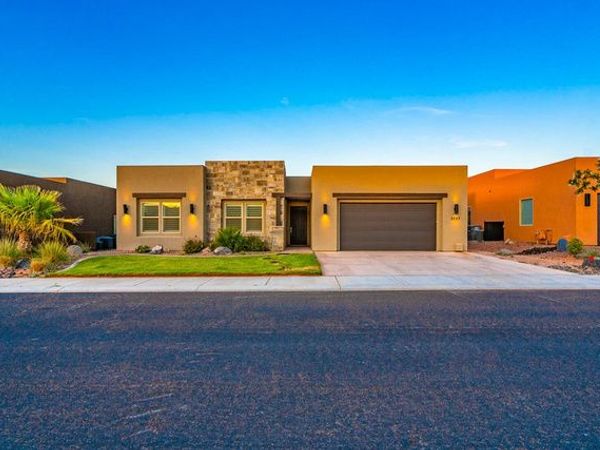 3227 S HIDEAWAY PL , Hurricane, UT 84737